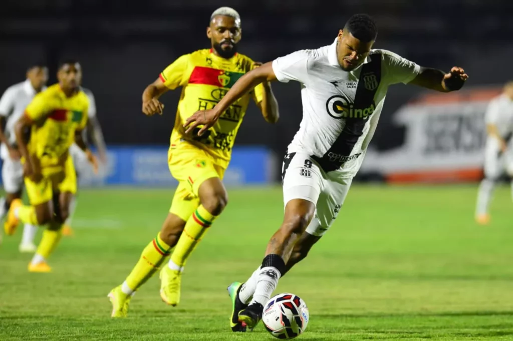 Ponte Preta 1 x 0 Brusque - Pênalti no fim mantém Macaca 100% na Série C 3 Ponte Preta bate Brusque na Serie B 2