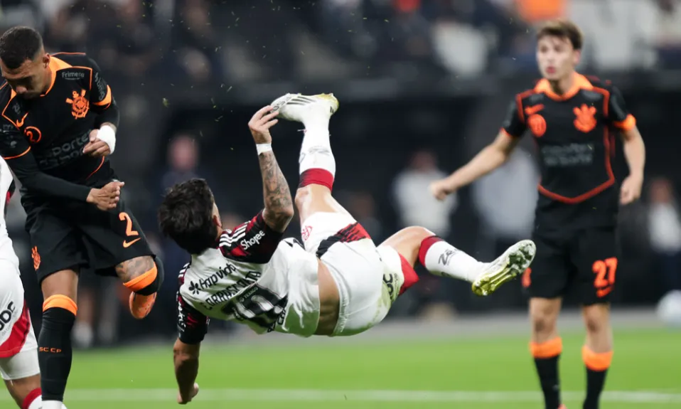 Corinthians 1 x 2 Flamengo - Mengão líder do Brasileirão 2 QU2ceKAq image