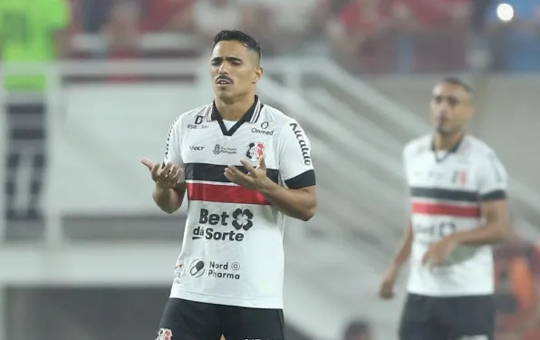 Série D: Meia do Santa Cruz acredita na virada em Santa Catarina