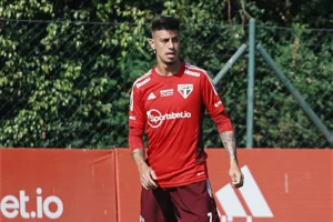 Rigoni passa por exames no São Paulo e inicia caminhada por vaga entre titulares