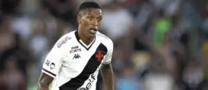 Vasco acerta permanência de zagueiro titular até final do ano
