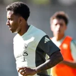 Thumbnail da noticia Copa do Mundo começa a ver drama com lesões de atletas