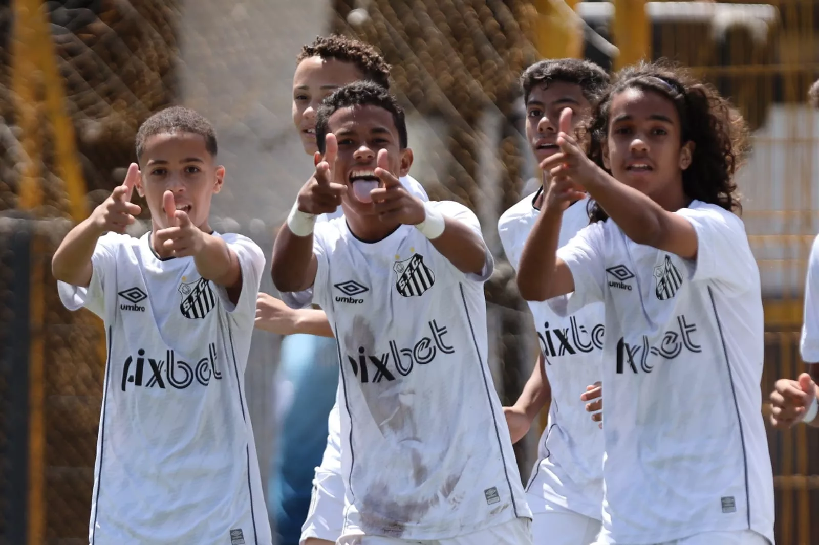 PAULISTA SUB-11: Corinthians e Santos abrem vantagem; Palmeiras é surpreendido