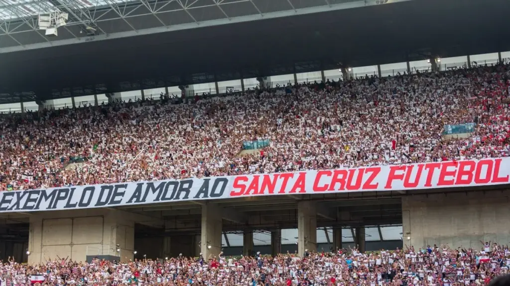 Santa Cruz fecha 2025 com bilheteria histórica e mais de 500 mil torcedores 2 Santa Cruz fecha 2025 com bilheteria histórica e mais de 500 mil torcedores (Foto: Rafael Vieira/FPF)