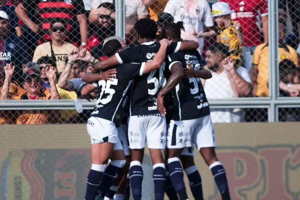 Amazonas tem desfalque e retornos para encarar o CRB 2 Vitória do Leão Azul para encostar no G-4 (Foto: Raul Martins / Remo)