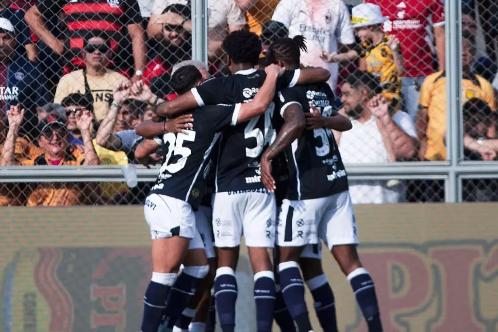 Amazonas 1 x 3 Remo - Vitória do Leão Azul para encostar no G-4 (Foto: Raul Martins / Remo)