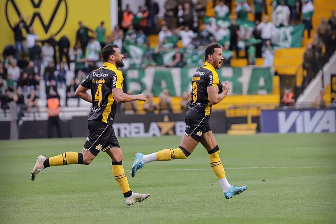 SÉRIE B: Criciúma vence clássico e Avaí entra na briga pelo G-4