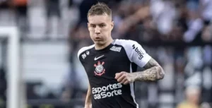 Corinthians investiga saúde de Charles após exames de ferro