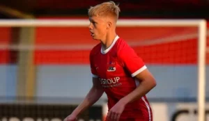 Promessa do AZ Alkmaar chama atenção de Barcelona e Real Madrid