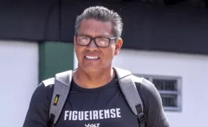 Série C: Figueirense inicia busca por novo técnico após saída de Elio