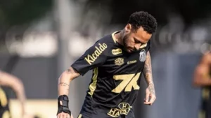 Neymar volta aos treinos e Santos se prepara para pegar o Galo