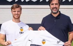 Flamengo fica para trás, e Valencia confirma Lucas Beltrán por empréstimo