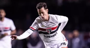São Paulo faz contraproposta ao Pafos por lateral Patryck