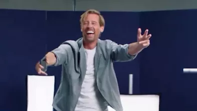 Liverpool 2005: Crouch revela gafe ao flertar, sem saber, com esposa de Xabi Alonso