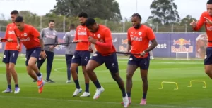 Bragantino treina com quatro desfalques para duelo contra o Sport