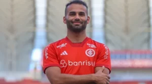 Thiago Maia do Internacional é homenageado como Cidadão de Porto Alegre