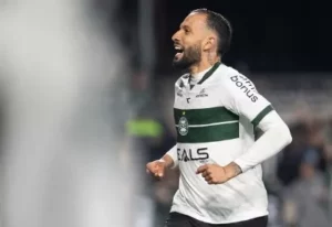 Coritiba 4 x 0 Ferroviária - Coxa acorda no 2º tempo e dorme líder da Série B