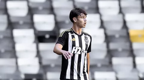 Vitão sobe ao Atlético-MG e espera estreia com Sampaoli