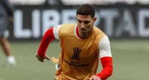 Lateral português Cédric elogia intensidade do futebol brasileiro no São Paulo