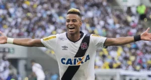 Rafael Silva relembra gols decisivos por Vasco no Carioca 2015