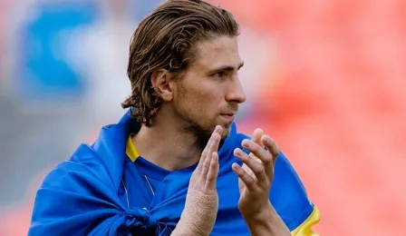 Ucraniano Zabarnyi fala sobre guerra e convívio com russo no PSG