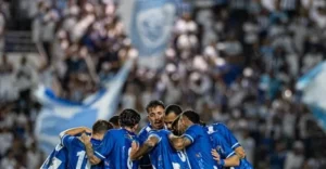 CSA tem salários atrasados após rebaixamento, e a crise política continua