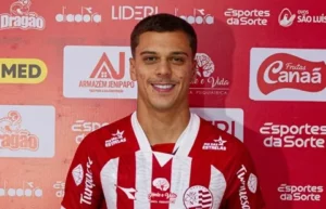 Vitinho é regularizado e pode estrear pelo Náutico na Série C