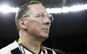 Textor encerra disputa e reforça parceria no Botafogo