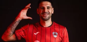 Mitrovic deixa Al-Hilal e acerta com Al-Rayyan do Catar