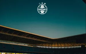 Arena do Grêmio recebe melhorias no gramado e ampliação em 2025