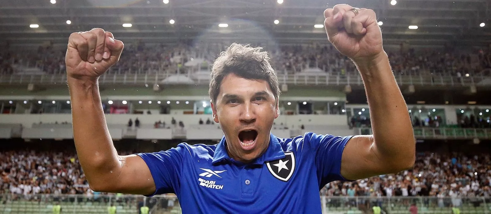 Brasiliense oficializa ex-técnico do Botafogo para 2026