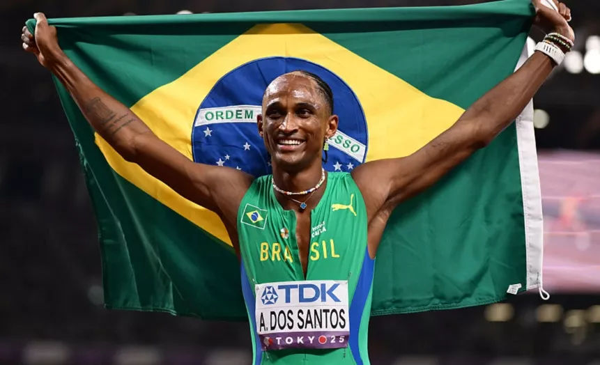 Piu saboreia o ouro por instantes, mas leva a prata após reviravolta no Mundial