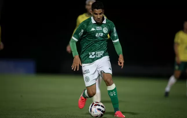 Tecnico do Guarani revela desculpas de torcedor por escalacao de Isaque