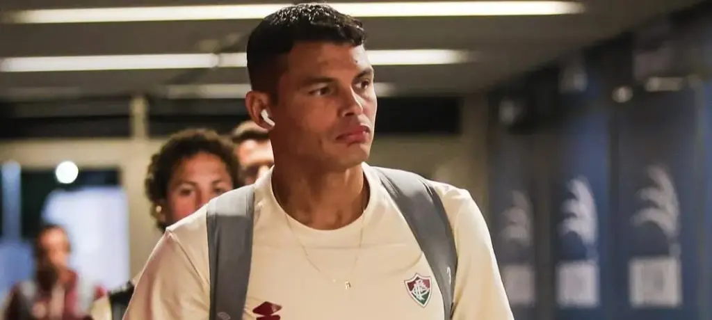 Thiago Silva sente dores e vira dúvida no Fluminense contra o Sport