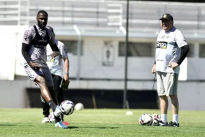 Ponte Preta deve ter mudança no meio para enfrentar o Náutico