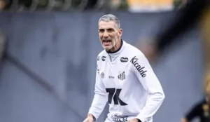Zaga do Santos se firma com reforços e cresce no Brasileirão