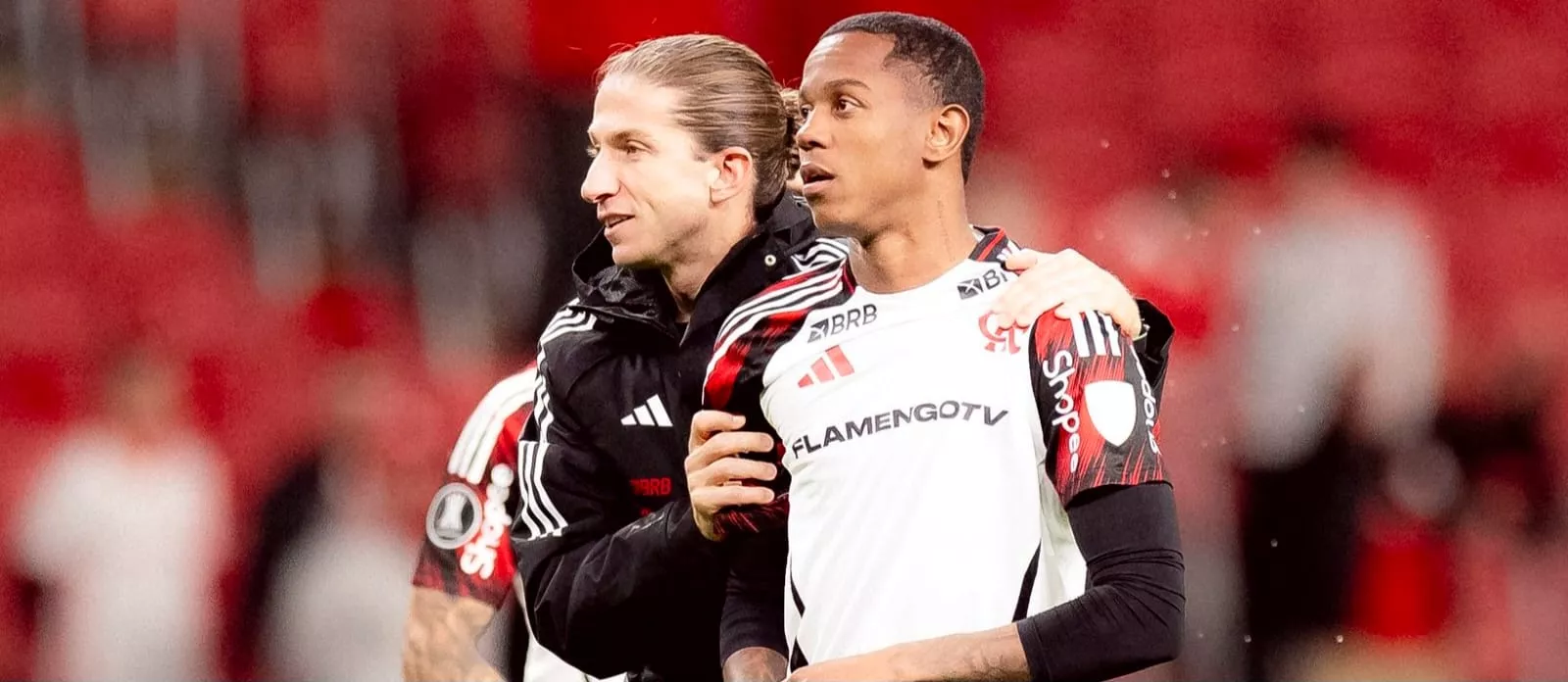 Wallace Yan e Filipe Luis