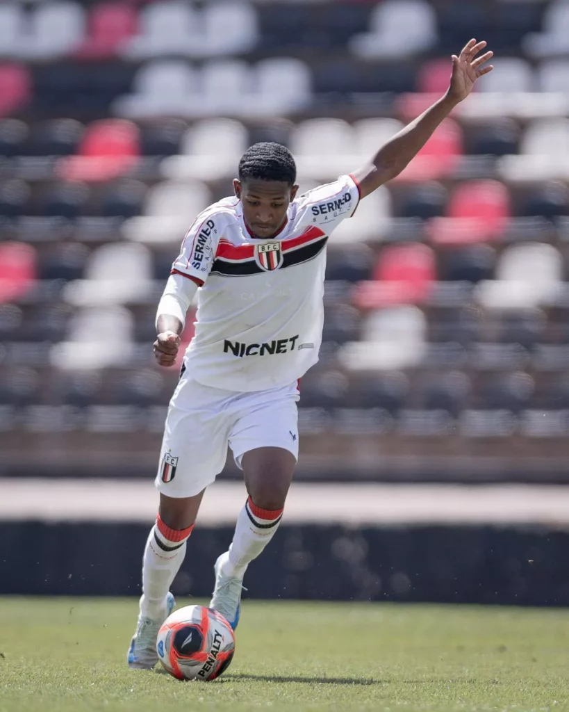 Promessa do Botafogo-SP, Gustavo Walisson projeta duelo decisivo no Paulista Sub-20 5 WhatsApp Image 2025 09 17 at 16.16.30 1