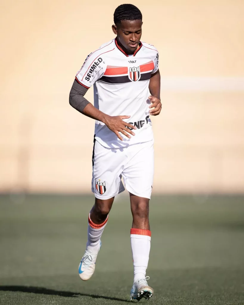 Promessa do Botafogo-SP, Gustavo Walisson projeta duelo decisivo no Paulista Sub-20 2 WhatsApp Image 2025 09 17 at 16.16.31 2