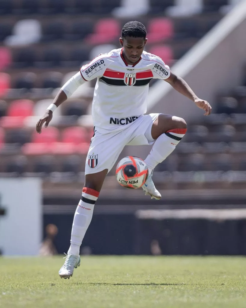 Promessa do Botafogo-SP, Gustavo Walisson projeta duelo decisivo no Paulista Sub-20 4 WhatsApp Image 2025 09 17 at 16.16.31