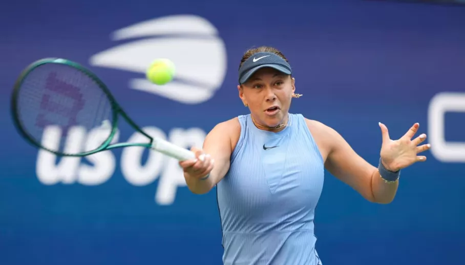 Anisimova vence Swiatek e avança no US Open