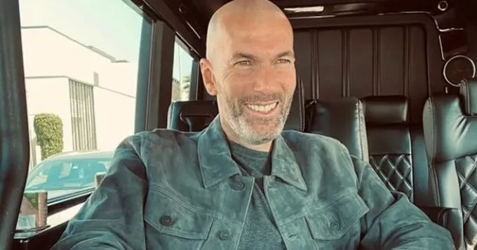 Zidane é o favorito para substituir Deschamps como técnico da França, diz jornal