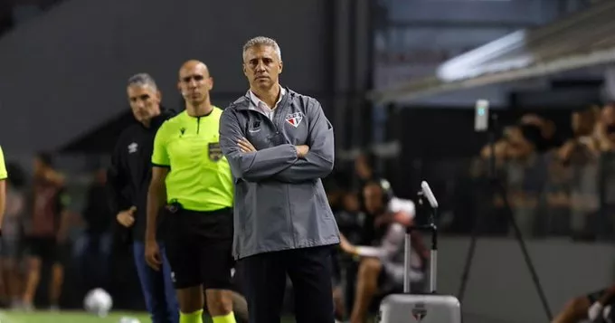 São Paulo 'vai ganhar' e avançar na Libertadores, assegura Crespo após perder para o Santos