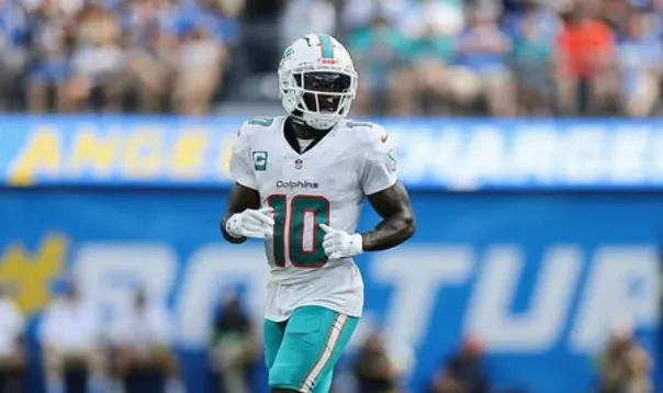 NFL: astro do Miami Dolphins rompe ligamentos do joelho em lesão assustadora