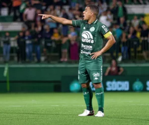 Zagueiro da Chapecoense sofre lesão grave e vira desfalque