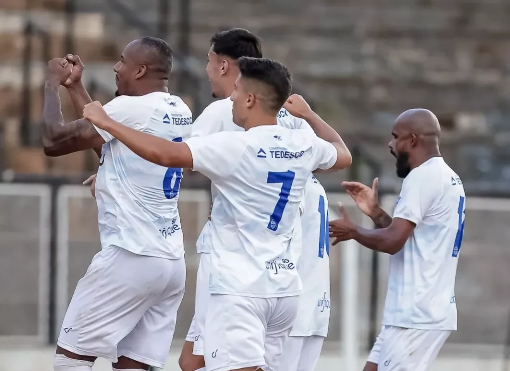 Inter de Limeira-SP 2 x 3 Barra-SC – Pescador avança para final inédita na Série D