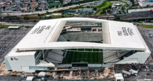 Em meio a crise, Corinthians negocia com Betano por naming rights e patrocínio máster