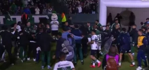 Briga generalizada entre líderes da Série B deixa 6 expulsos