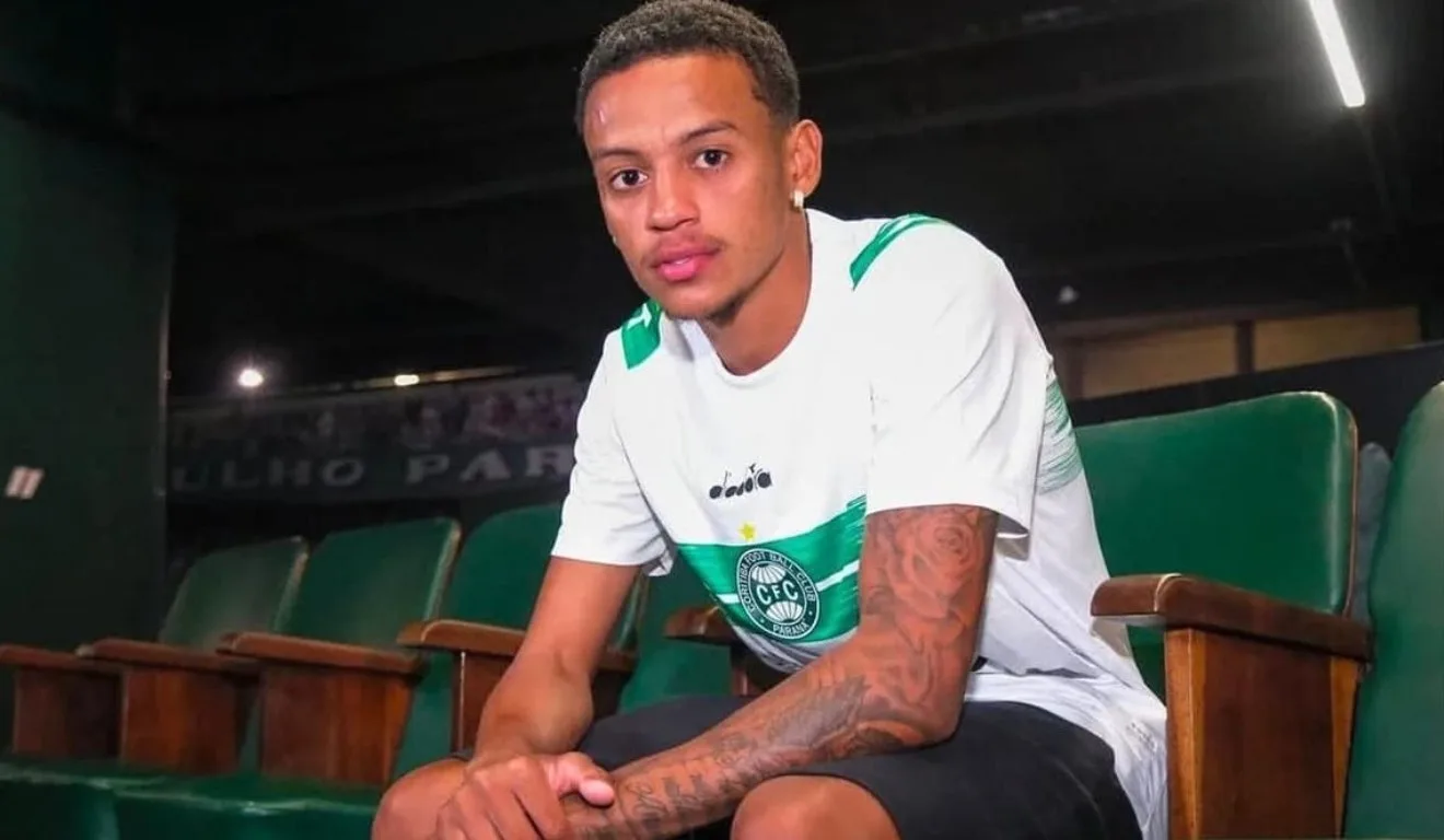 Caio Matheus na apresentação no Coxa. Foto: Divulgação/Coritiba