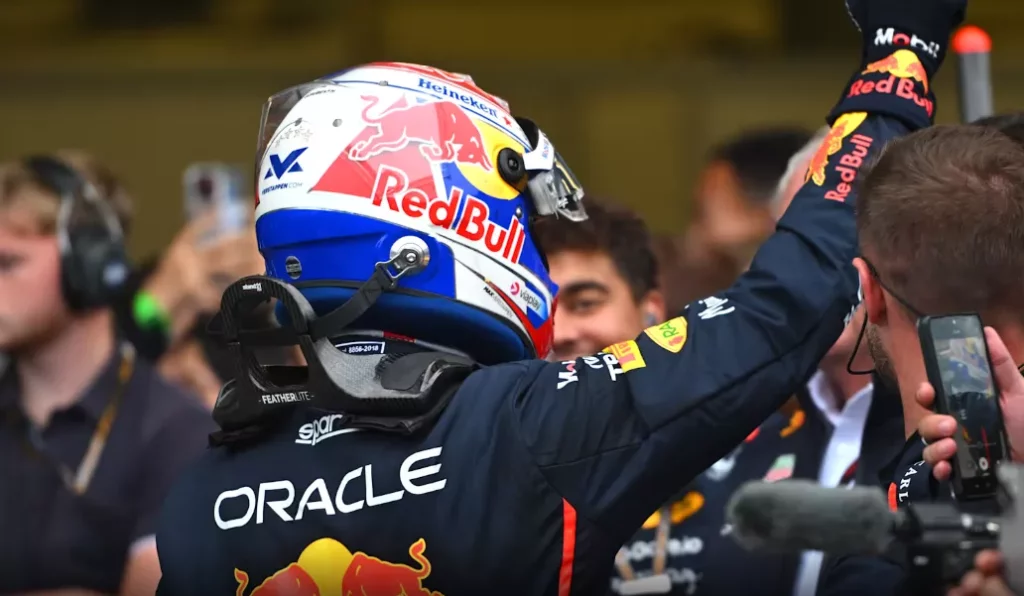 Verstappen vence o GP do Azerbaijão e volta à briga pela taça